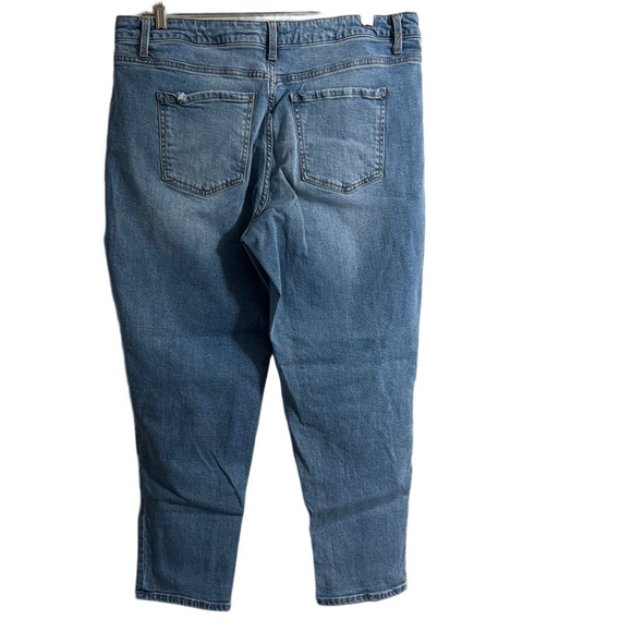 Time and Tru Women's Light Blue Cropped Jeans - Picture 8 of 8